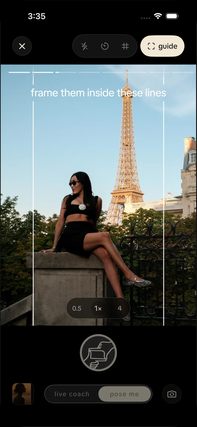 The Photogenik camera framing a photo by the Eiffel Tower: frame them inside these lines